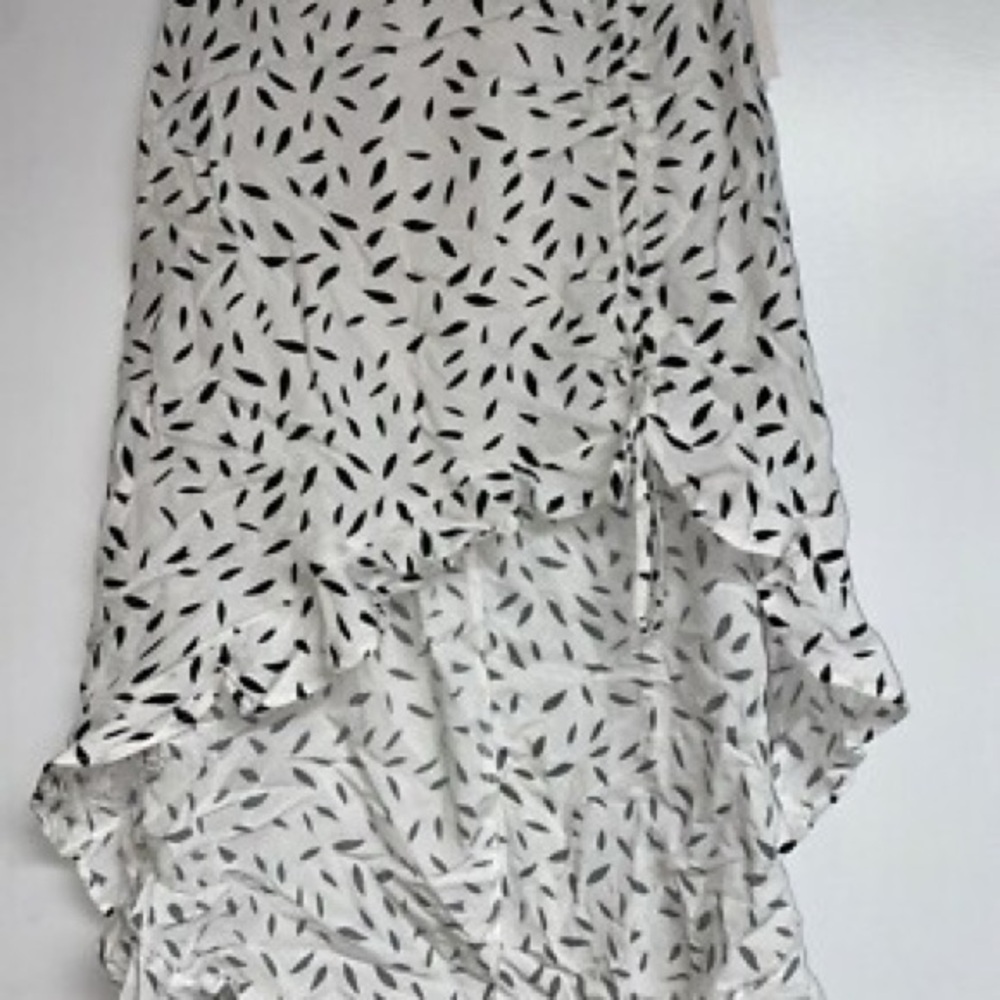 Chic High-Low Women's Skirt in Black and White